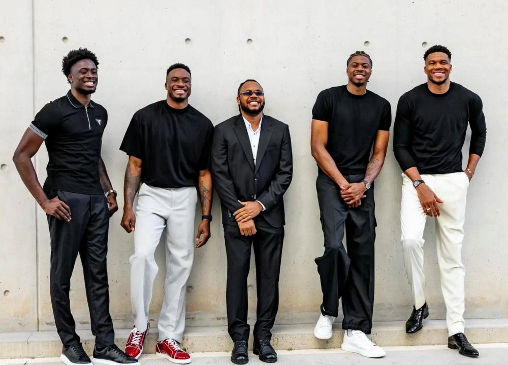 星空-包含重磅！密尔沃基雄鹿临场应变明尼苏达森林狼再遭质疑备战足总杯，赛前纽卡斯尔调整名单以备CBA常规赛的词条-星空